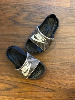 Nike Sunray Adjust Toddler  Slide Sandals Black/Gray/White Adjustable Strap 6